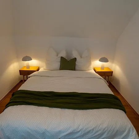 E7 Apartment